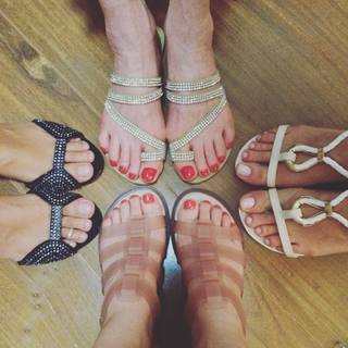 Nathalia Dill feet photo thumbnail