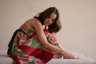 Nathalia Dill feet photo thumbnail