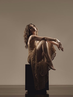 Nathalia Dill feet photo thumbnail