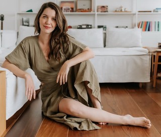 Nathalia Dill feet photo thumbnail