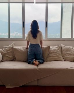 Nathalia Dill feet photo thumbnail