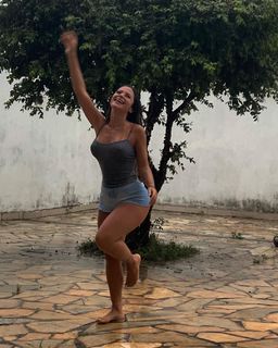 Nathalia Valente feet photo 11