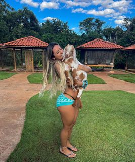 Nathalia Valente feet photo 4