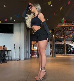 Nathalia Valente feet photo 5