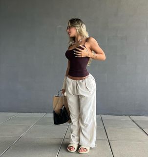 Nathalia Valente feet photo 9