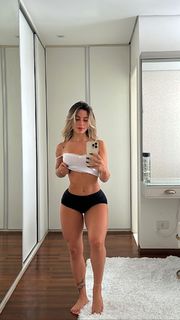 Nathalia Valente feet photo 16