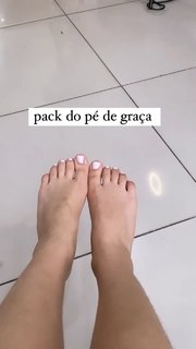Nathalia Valente feet photo 9