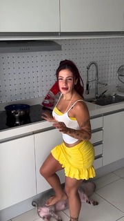 Nathalia Valente feet photo 20