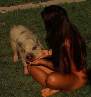 Nathalia Valente feet photo 8