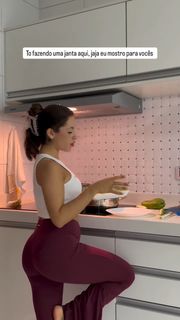 Nathalia Valente feet photo 18