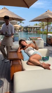 Nathalia Valente feet photo 4
