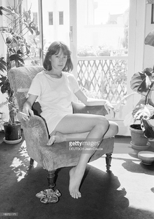 Nathalie Baye feet photo 3