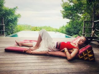 Nathalie Emmanuel feet photo thumbnail