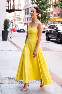 Nathalie Emmanuel feet photo thumbnail