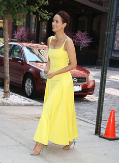 Nathalie Emmanuel feet photo thumbnail