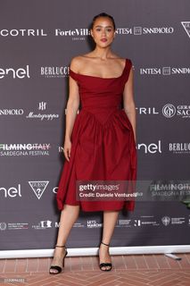 Nathalie Emmanuel feet photo thumbnail