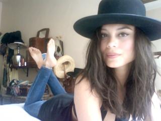 Nathalie Kelley feet photo thumbnail