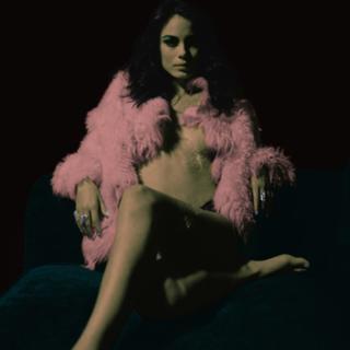 Nathalie Kelley feet photo thumbnail
