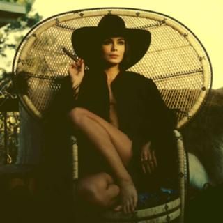 Nathalie Kelley feet photo thumbnail