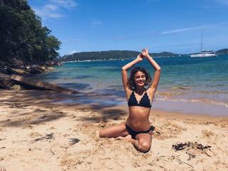 Nathalie Kelley feet photo thumbnail