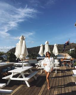 Nathalie Kelley feet photo thumbnail