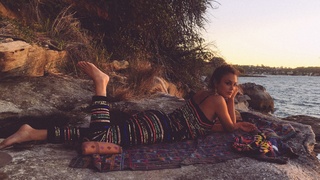 Nathalie Kelley feet photo thumbnail