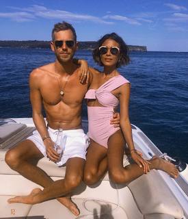 Nathalie Kelley feet photo thumbnail