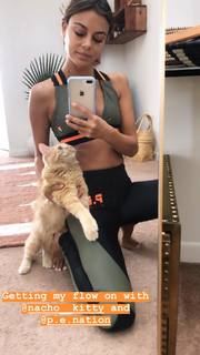 Nathalie Kelley feet photo thumbnail