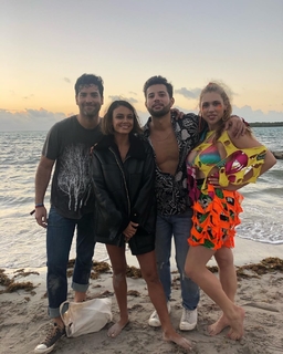 Nathalie Kelley feet photo thumbnail