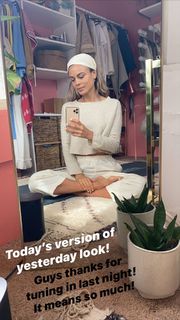 Nathalie Kelley feet photo thumbnail