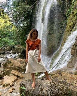 Nathalie Kelley feet photo thumbnail