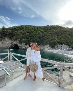 Nathalie Kelley feet photo thumbnail