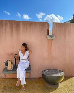 Nathalie Kelley feet photo thumbnail