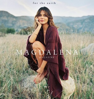 Nathalie Kelley feet photo thumbnail