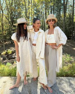 Nathalie Kelley feet photo thumbnail