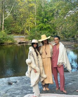 Nathalie Kelley feet photo thumbnail