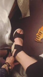 Nathalie Odzierejko feet photo thumbnail