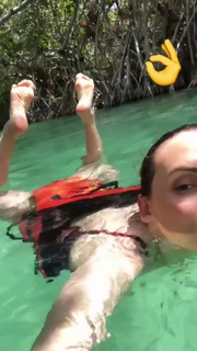 Nathalie Odzierejko feet photo thumbnail