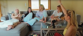 Nathalie Odzierejko feet photo thumbnail