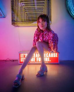 Nathalie Odzierejko feet photo thumbnail