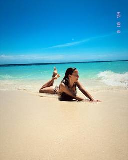 Nathalie Odzierejko feet photo thumbnail