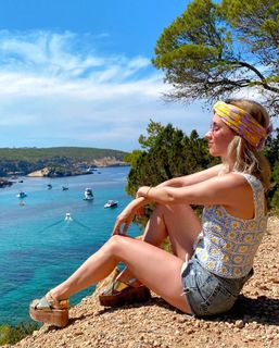 Nathalie Odzierejko feet photo thumbnail