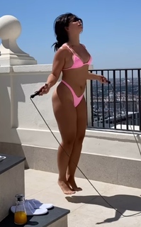 Nathy Peluso feet photo thumbnail