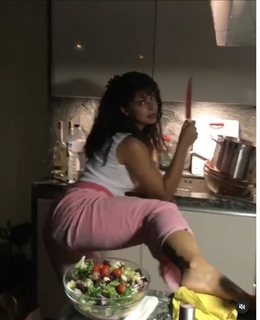 Nathy Peluso feet photo thumbnail