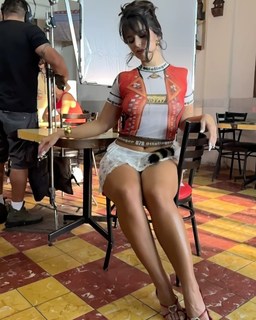 Nathy Peluso feet photo thumbnail