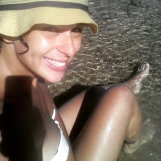 Nathy Peluso feet photo thumbnail