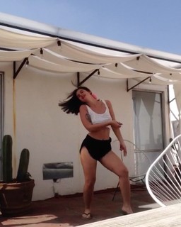 Nathy Peluso feet photo thumbnail