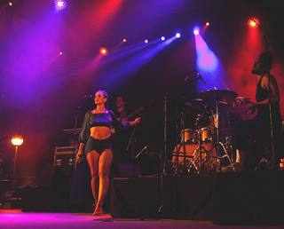 Nathy Peluso feet photo thumbnail