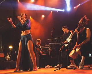 Nathy Peluso feet photo thumbnail