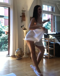 Nathy Peluso feet photo thumbnail